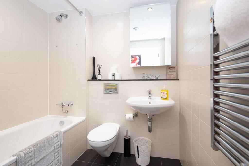 Stylish Mediacity 2Bed, Sleeps 6, Amazing Views Manchester Eksteriør bilde