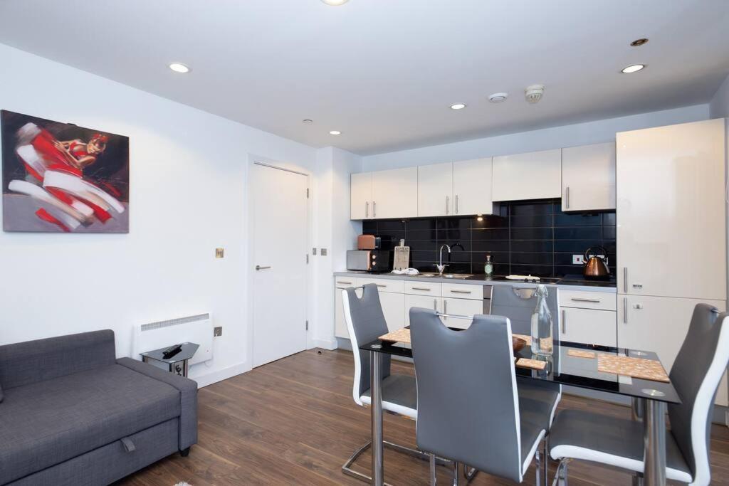 Stylish Mediacity 2Bed, Sleeps 6, Amazing Views Manchester Eksteriør bilde