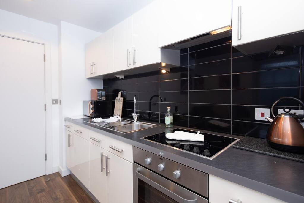Stylish Mediacity 2Bed, Sleeps 6, Amazing Views Manchester Eksteriør bilde