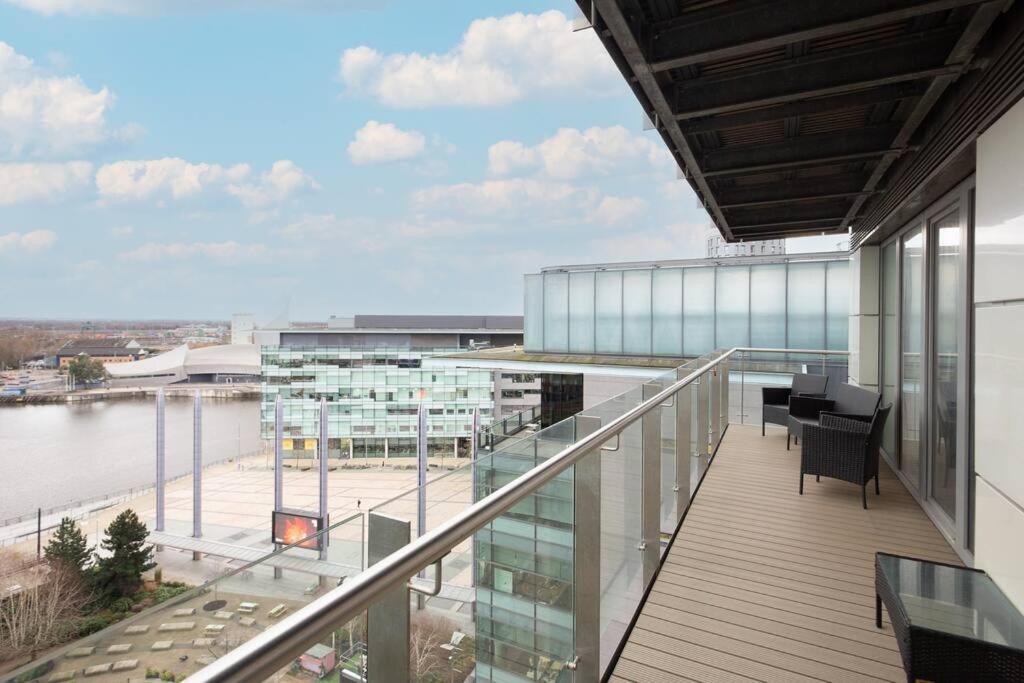 Stylish Mediacity 2Bed, Sleeps 6, Amazing Views Manchester Eksteriør bilde