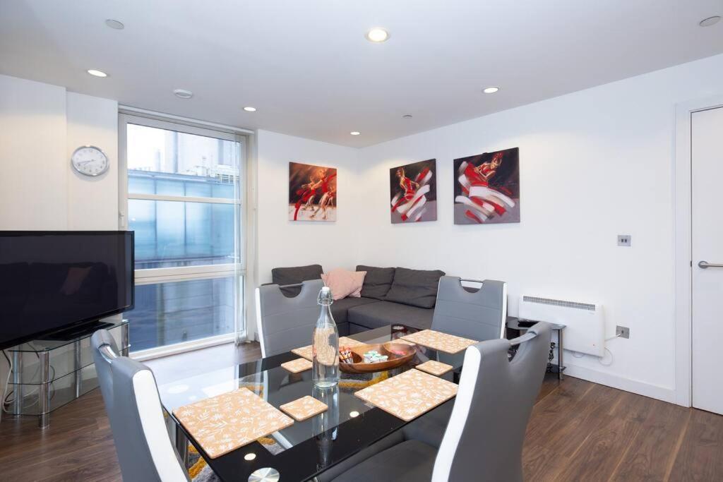Stylish Mediacity 2Bed, Sleeps 6, Amazing Views Manchester Eksteriør bilde